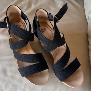 Dr Scholls Sandals 1 1/2” heel strapped wedges